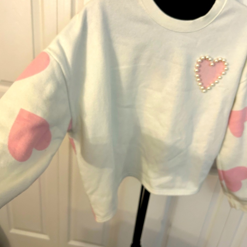 Cropped Pearl Heart Sweatshirt! - Picture 3 of 5
